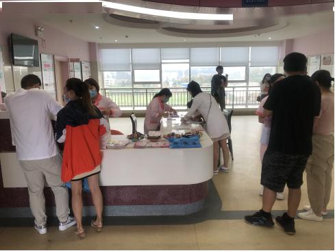 良辰吉日喜牽手，貼心服務(wù)保健康——安寧市婦計(jì)中心為184對(duì)新人提供免費(fèi)婚檢與健康咨詢服務(wù)